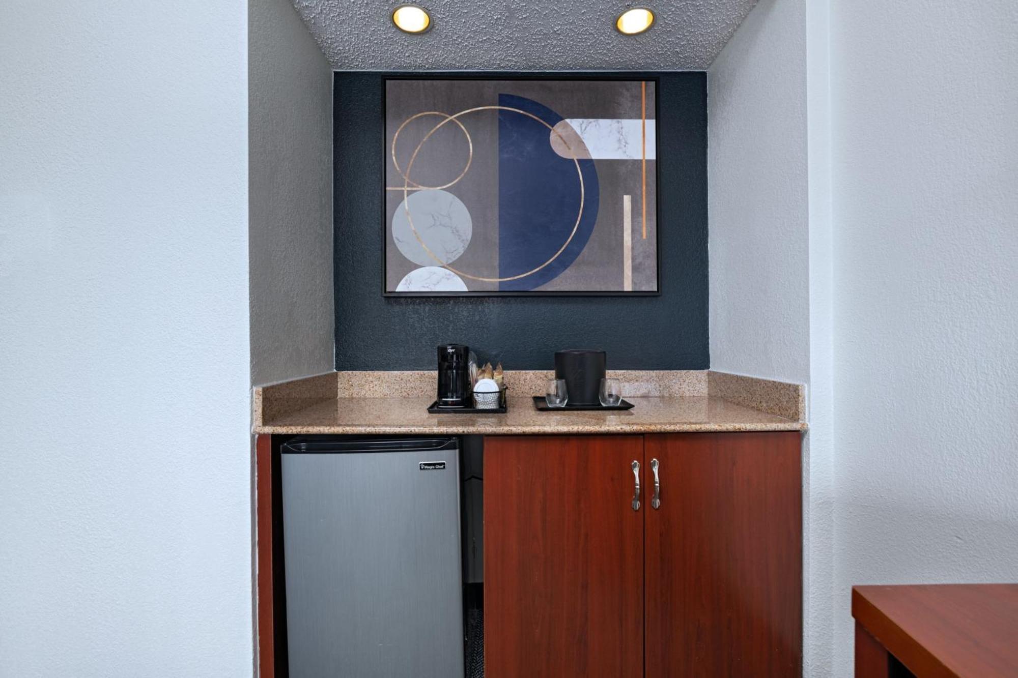 Courtyard By Marriott Dallas Arlington Entertainment District Eksteriør bilde