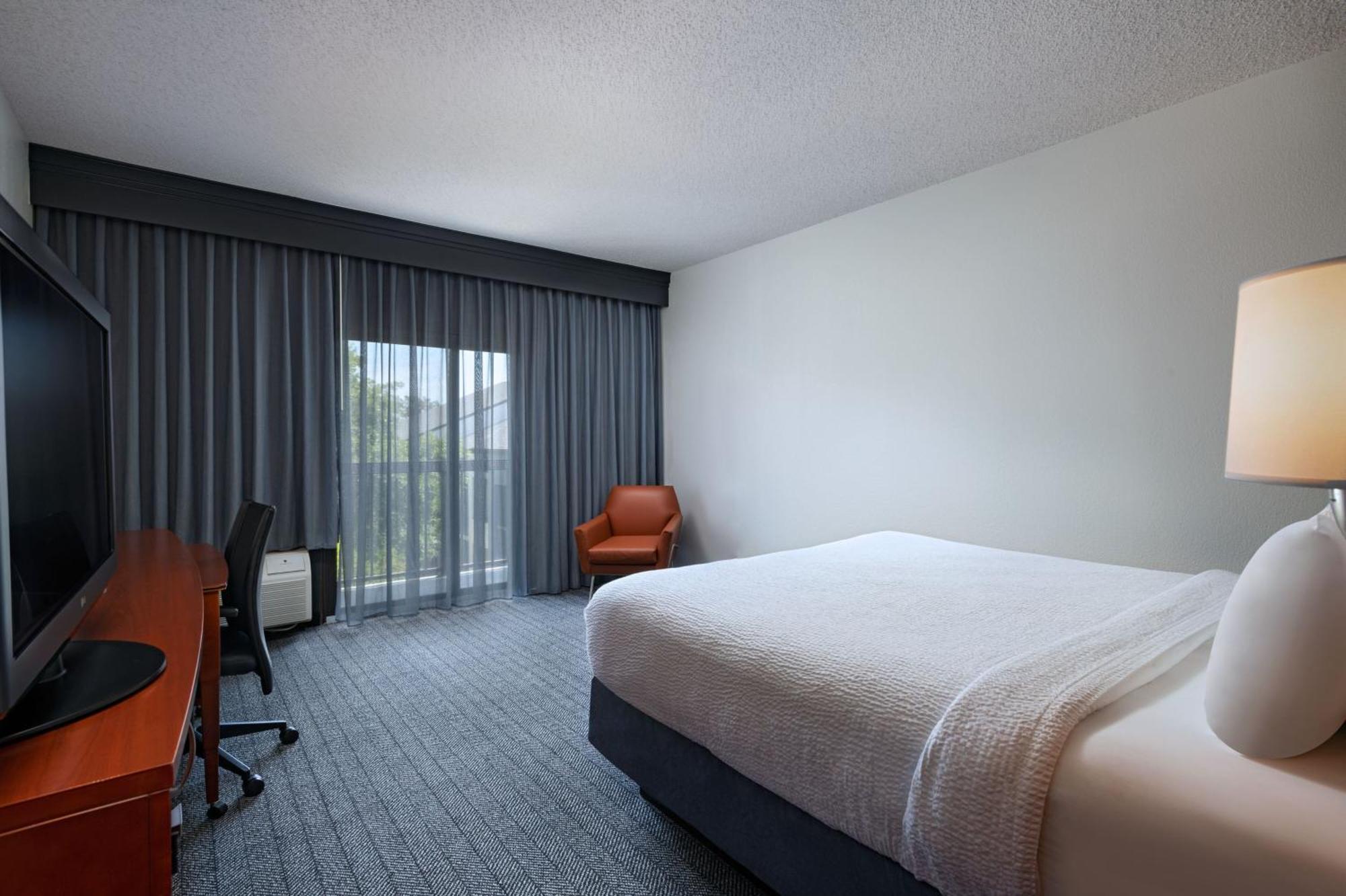 Courtyard By Marriott Dallas Arlington Entertainment District Eksteriør bilde