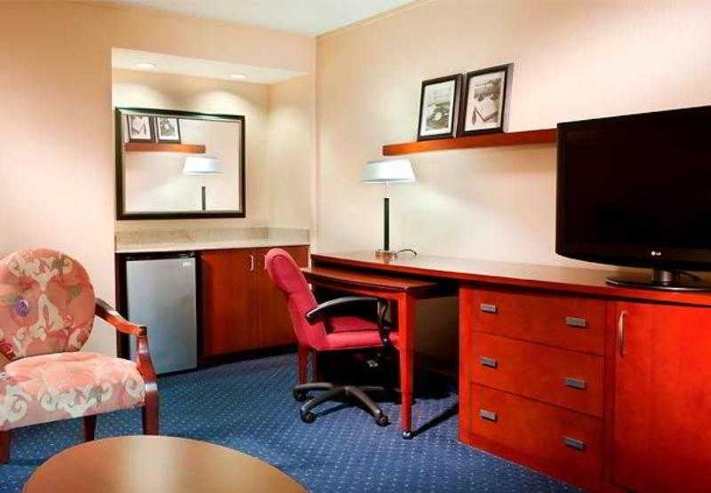 Courtyard By Marriott Dallas Arlington Entertainment District Rom bilde